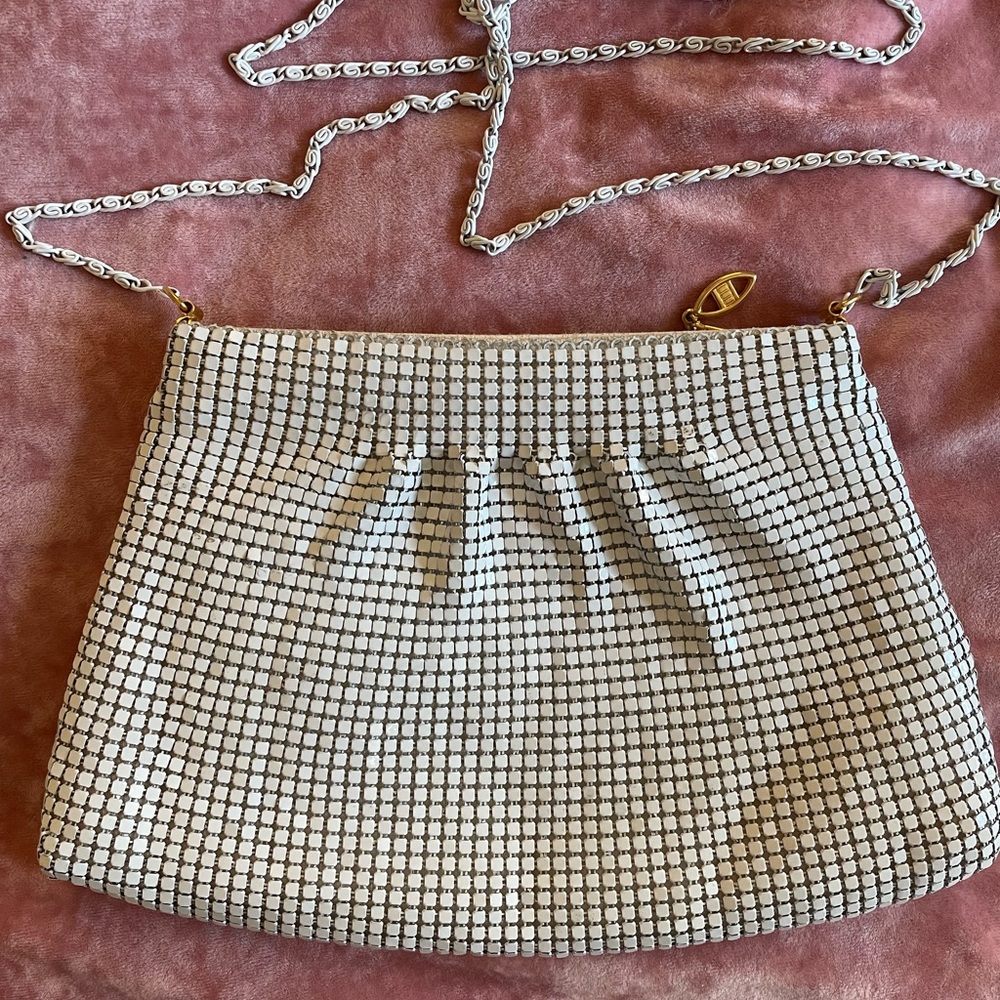 Vintage Whiting & Davis 1950-60s White Enamel Metal Mesh Bag – metal Chain.